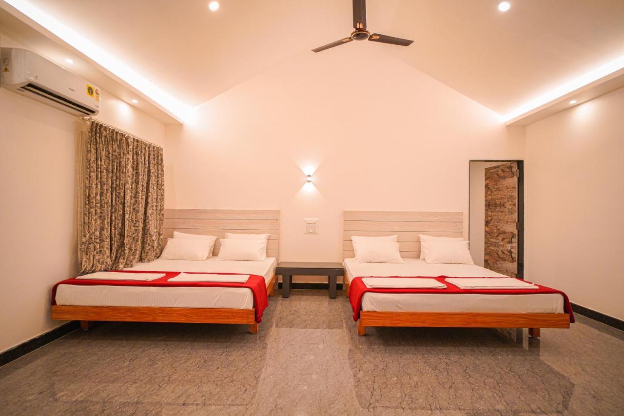 Kings Resort Dandeli Exteriör bild