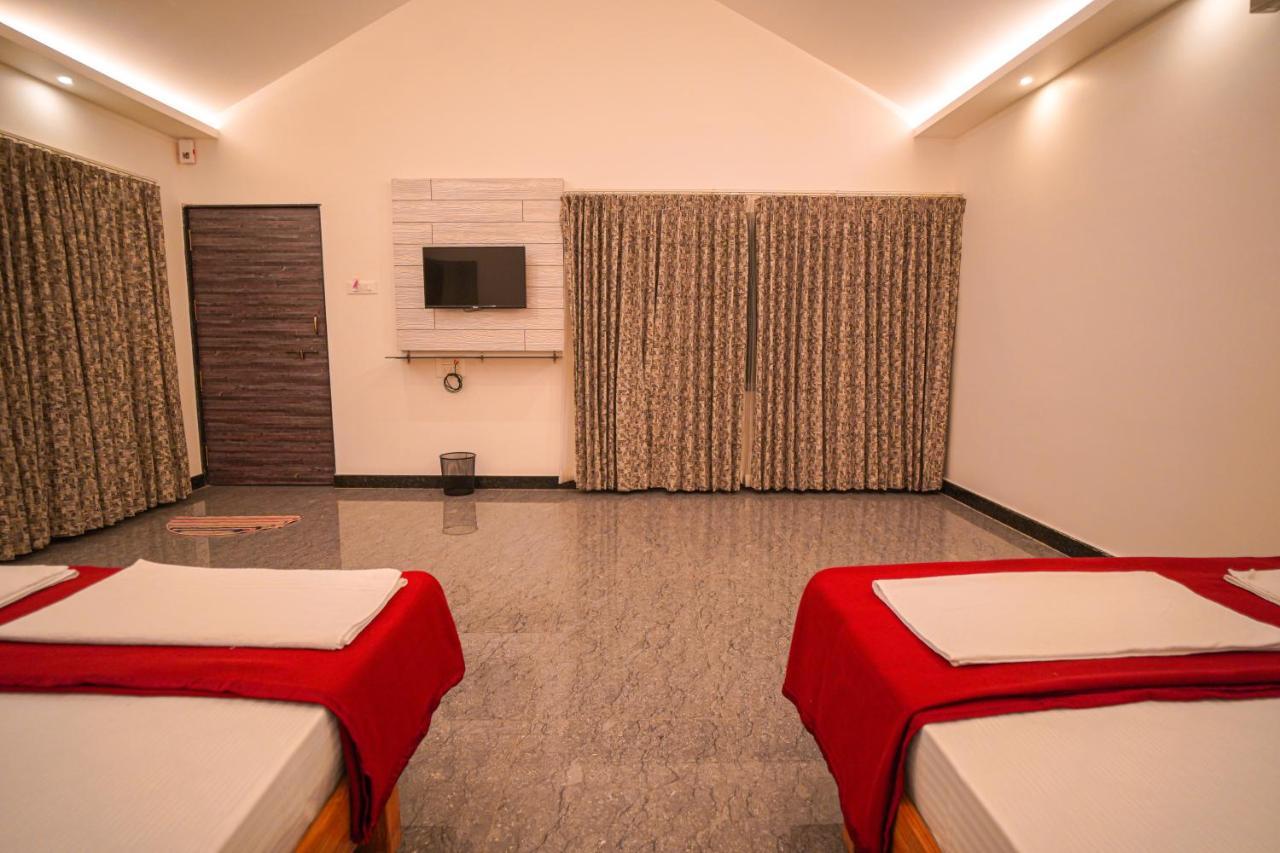 Kings Resort Dandeli Exteriör bild